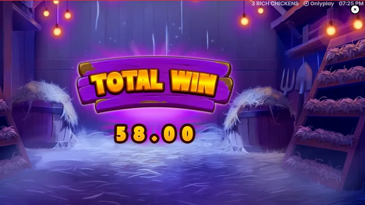 Ang makulay na interface ng 3 Rich Chickens slot na may mga cartoon na manok at itlog.